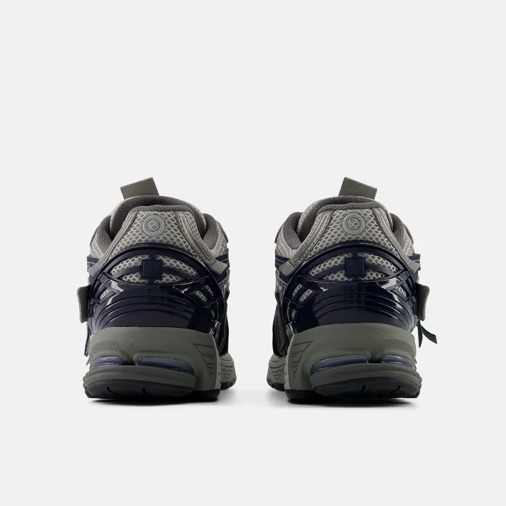 1906A Unisex Sneakers Graphite Dark Blue