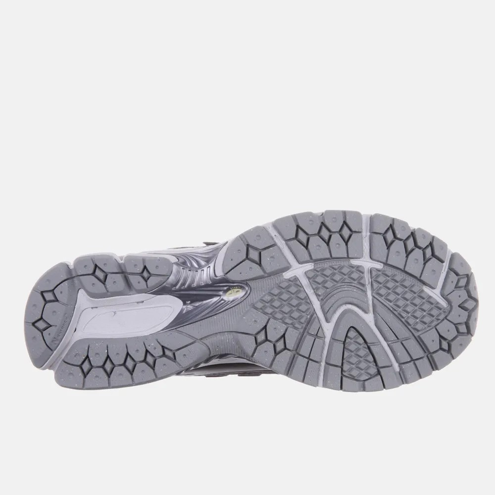 1906R Unisex Sneakers Metallic Gray Black