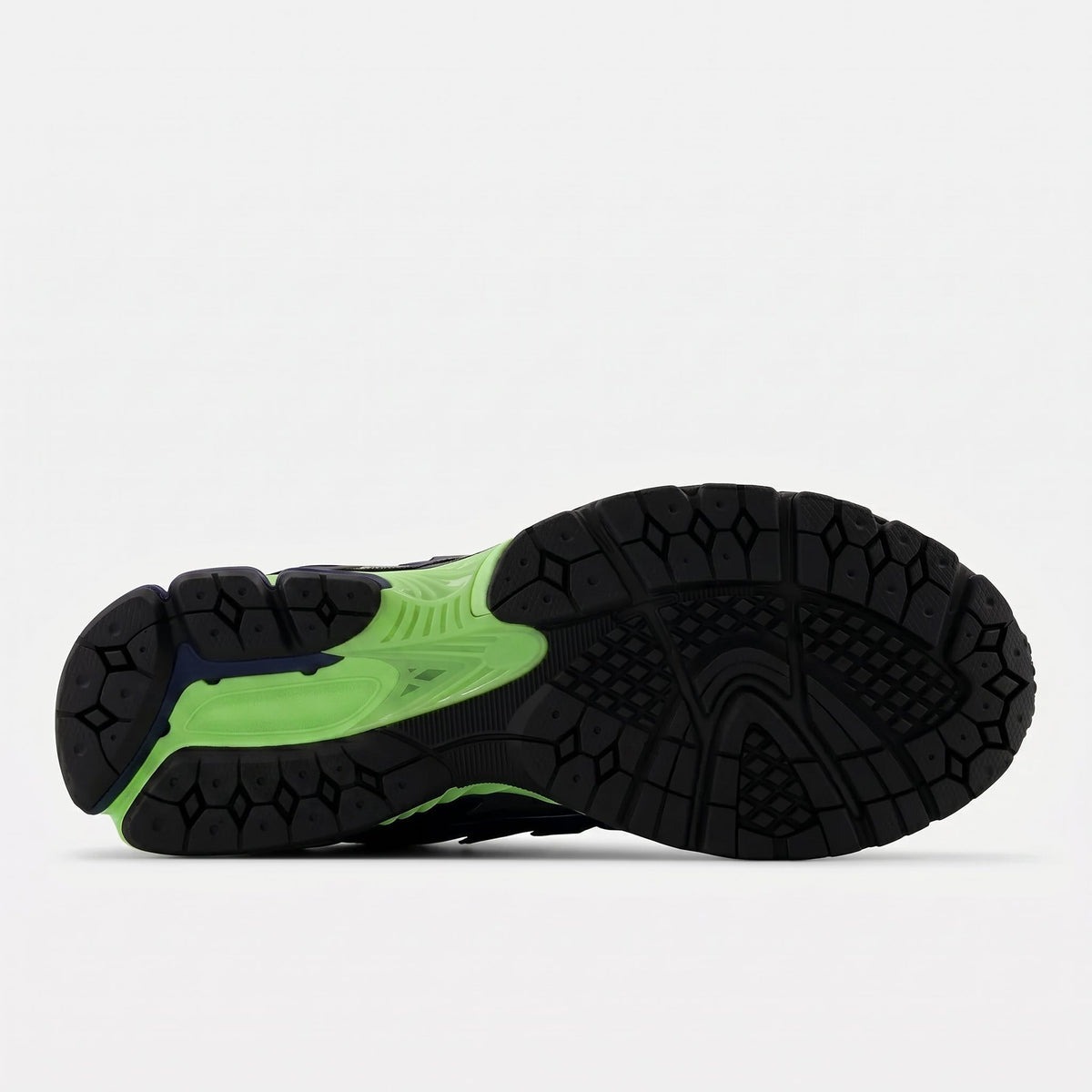 1906N Unisex Sneakers