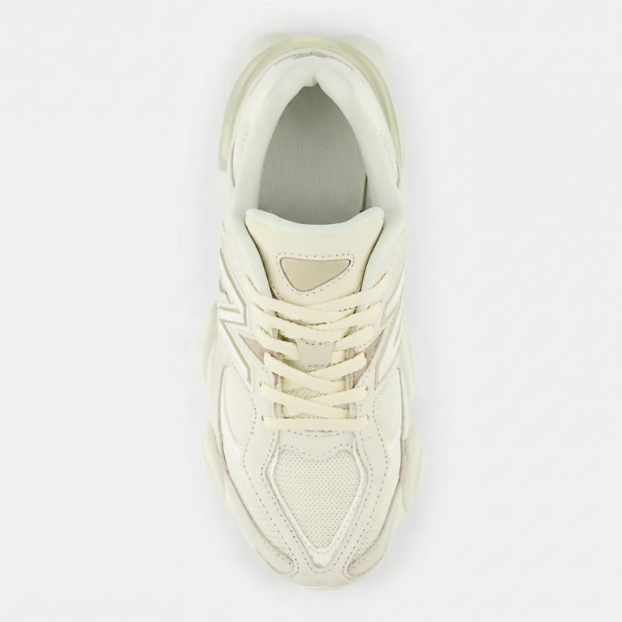 9060 Linen with Timberwolf