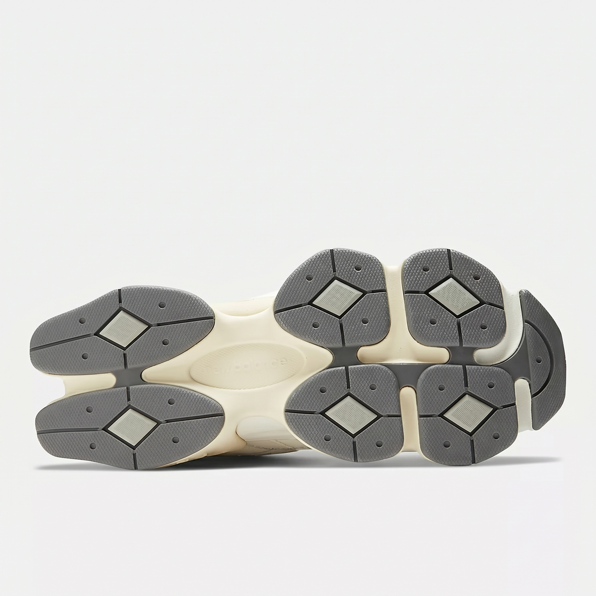 9060 Sea Salt with Concrete and Silver Metallic
