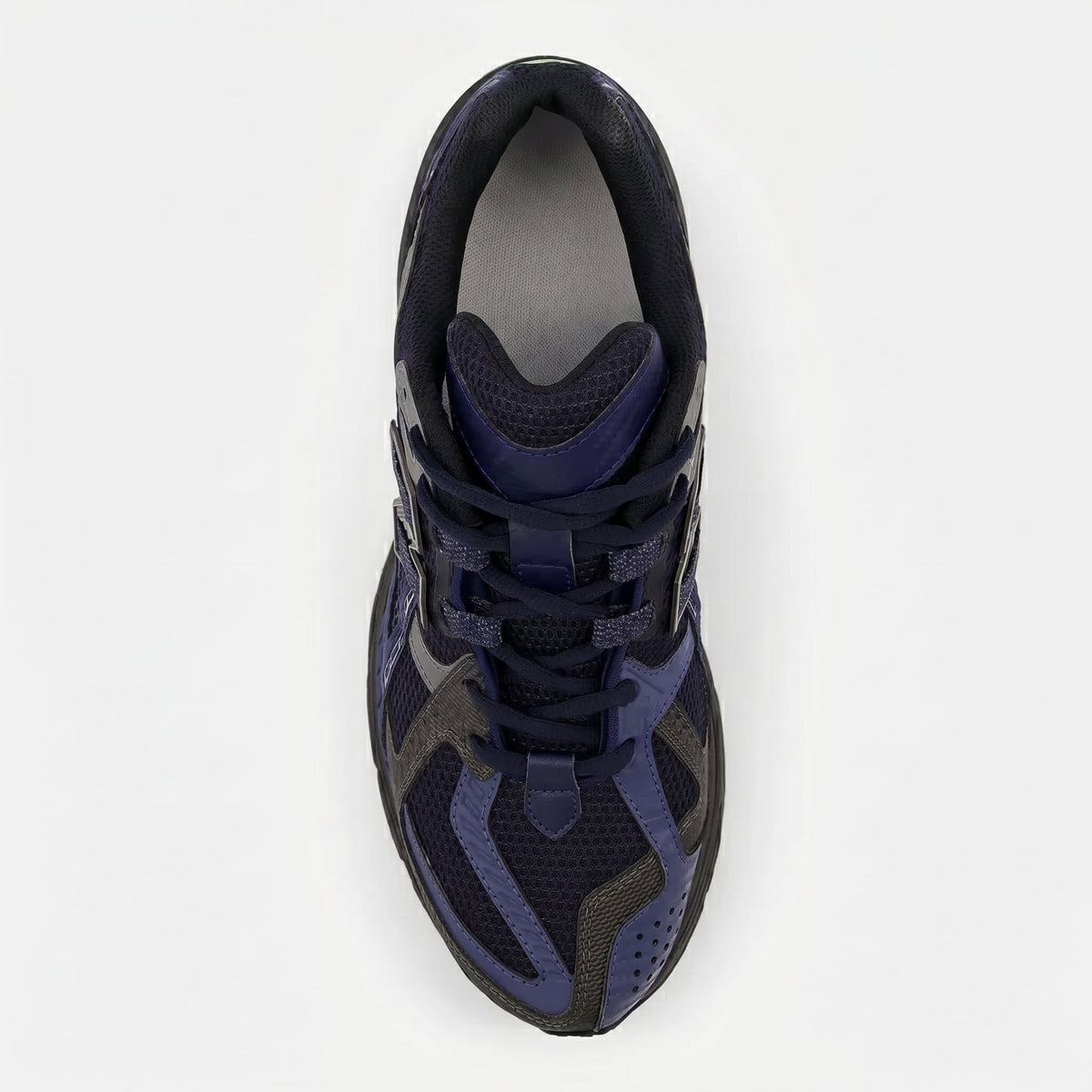1906N Unisex Sneakers